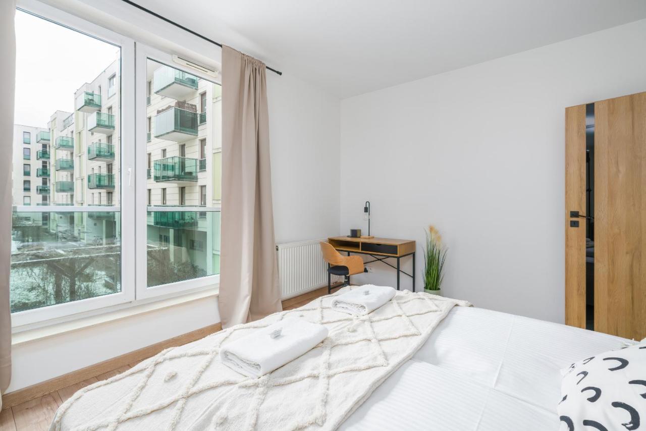 Arena Lux Kasprowicz Park By Renters Prestige Apartment