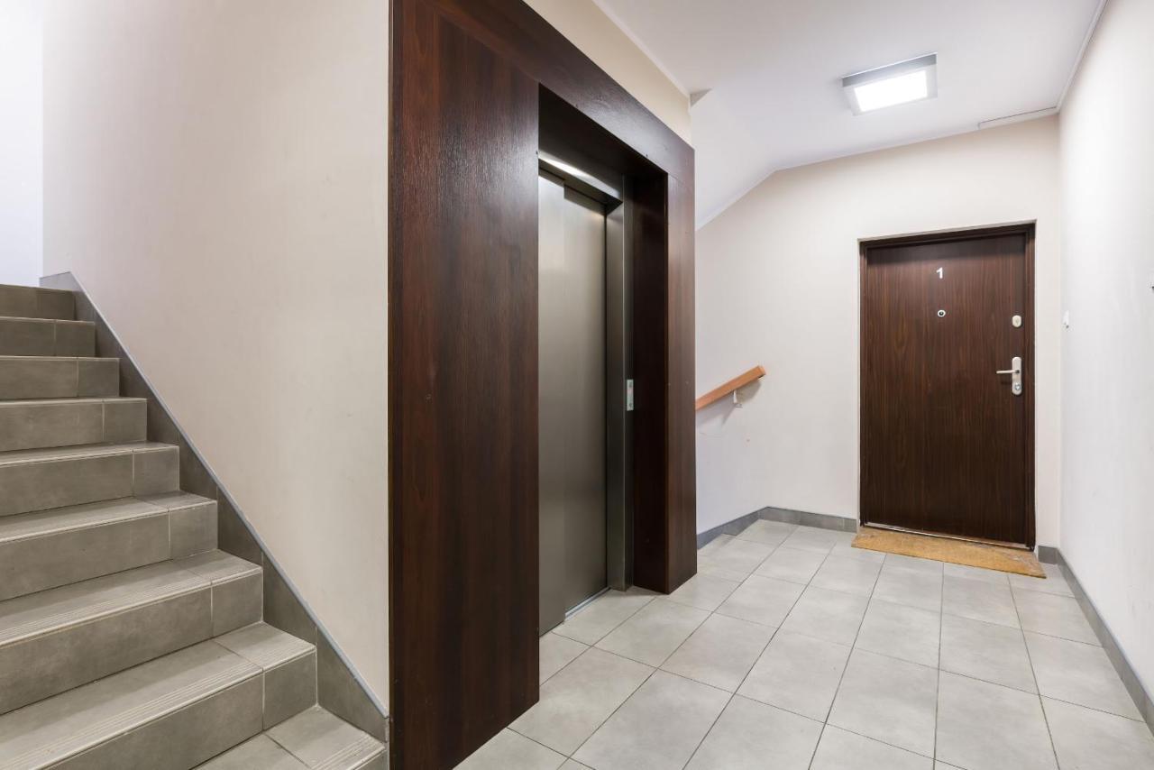 Apartment Arena Lux Kasprowicz Park By Renters Prestige Poznan